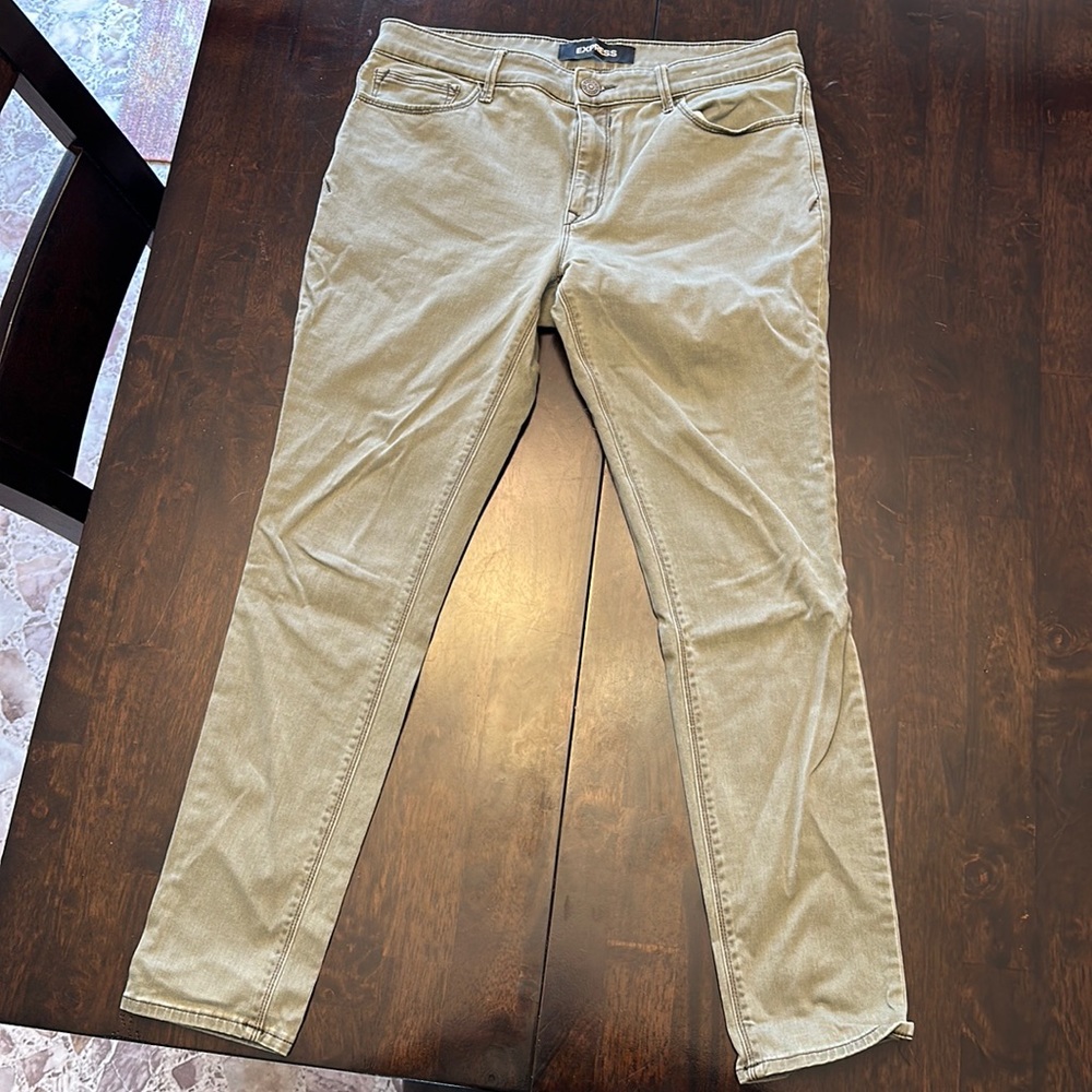 Colored mid rise pants